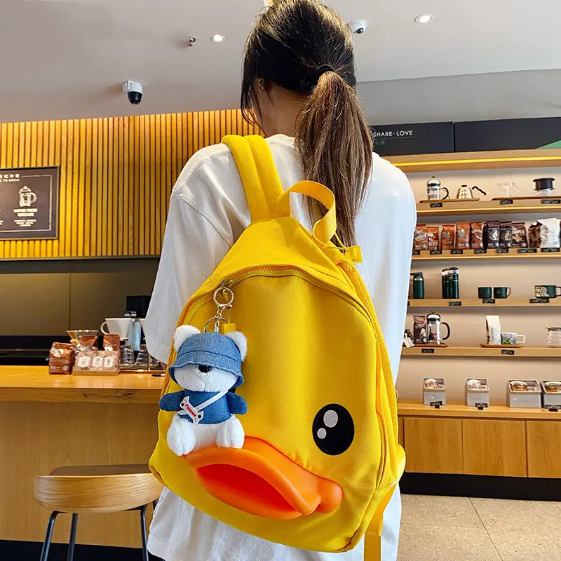 Móc khóa gấu bông đội mũ thời trang dễ thương, móc khóa cặp trẻ trung năng động chuẩn Hot trend Tik Tok 3