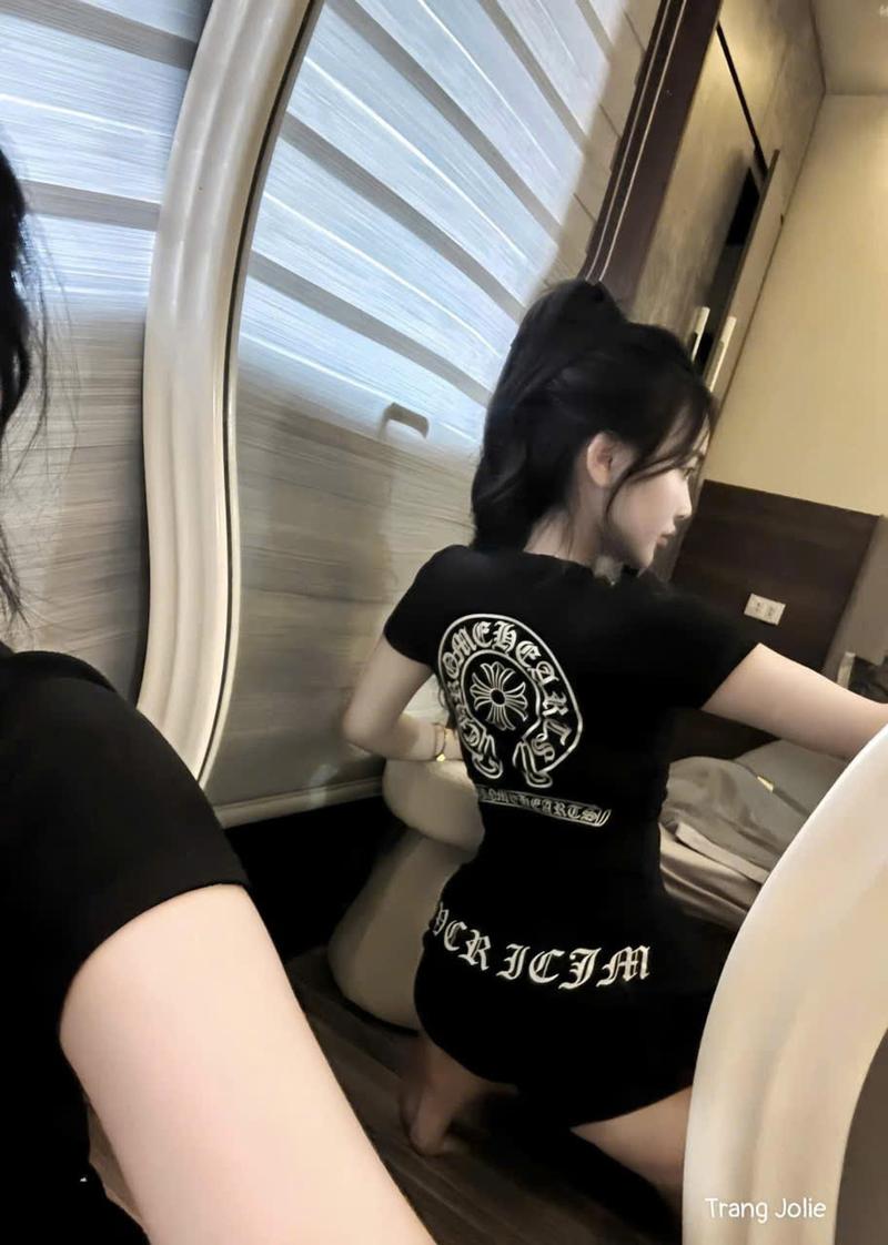 Product Introduction of SET ĐỒ NỮ THỂ THAO STREETWEAR ÔM BODY SEXY DÀNH CHO CÔ NÀNG CÁ TÍNH, PHONG CÁCH ĐI TẬP GYM ĐI CHƠI bộ  mùa  hè set  linen set  đồ  đẹp  cho  nữ set  hot 2