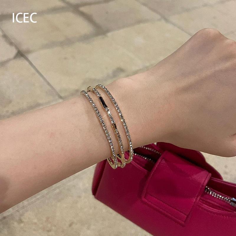 Product Introduction of Sparkling Full Rhinestone Three-Layer Bracelet Retro Affordable Luxury Design Sense Twin Exquisite Starry Micro-Inlaid Opening All-Match Jewelry 4