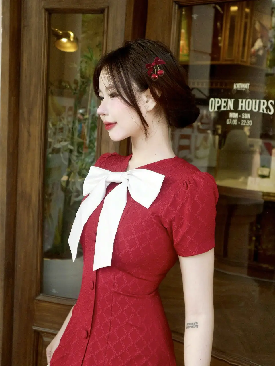 Đầm đỏ dự tiệc sang trọng phối nơ trắng tay ngắn xinh thanh lịch thiết kế cao cấp đi tiệc đi chơi eo tôn dáng Lux W Fashion