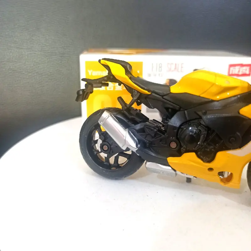 Miniatur Motor Yamaha Yzf R1 Skala: 1:18 4