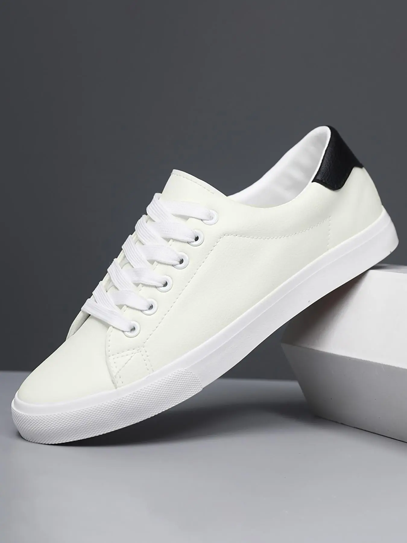 Men's Fashionable Lace Up Low Top Sneakers, Casual Comfortable Breathable Sports Running Shoes, Male All-match Round Toe Shoes for Daily Wear