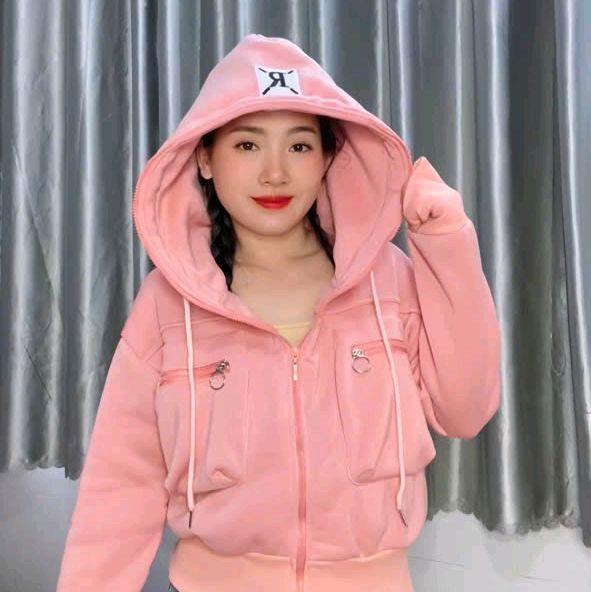 áo khoác nữ Phom crop top , nĩ bông mềm mịn  thiêu chữ ( R ) dây kéo cao , bao tay xỏ ngón chống nắng trên 45 ký Top Women Kem Hoodie Nhung