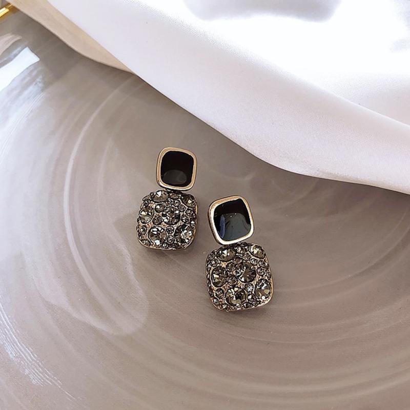 Product Introduction of Vintage Black Crystal Square Earrings Fashion Statement Rhinestone Drop Earrings for Women Wedding Jewelry Personality Gifts 3