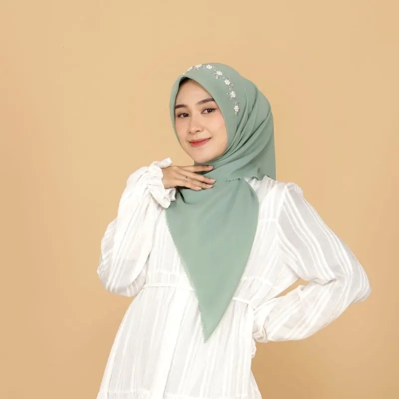 Segi Empat Bella Payet/ Bella Square Payet / Bella payet bando/ Bella payet mutiara/ Segiempat payet jilbab mutiara 2