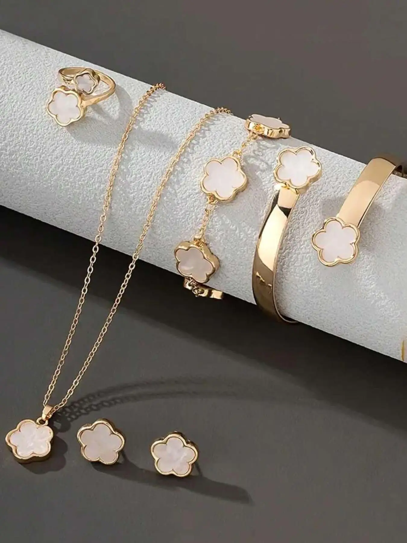 Flower Design Jewelry Set, Fashion Elegant Jewelry for Women, Including Bangle & Pendant Necklace & Earrings & Ring & Bracelet, Trendy All-match & Exquisite Jewelry for Birthday Gift