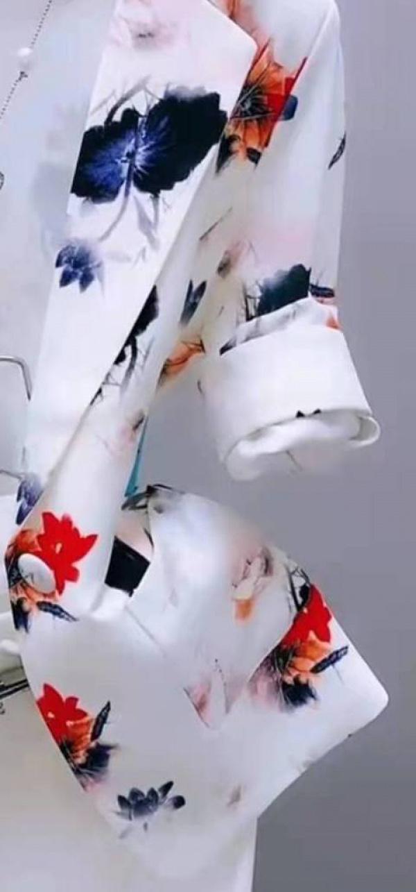 Product Introduction of Áo Khoác Vest Nữ, Họa Tiết Kẻ Sọc Mỏng, Dáng Ôm, Thanh Lịch, Phong Cách Anh Quốc, Dễ Phối Đồ Thích Hợp Cho Mùa Xuân Và Mùa Thu, Thời Trang, Xuân Hè 2024 10