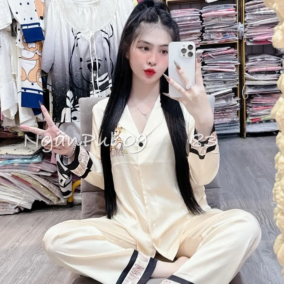 BỘ PIJAMA LỤA MỊN TƠ TẰM  NÚT ĐÍNH ĐÁ  KEM SIZE 40-58kg mềm mịn mát Nữ Women