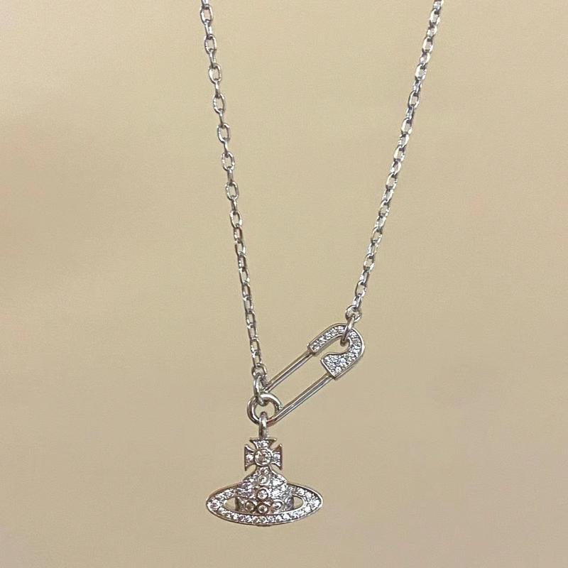 Product Introduction of Vòng Cổ Sao Thổ, Thiết Kế Ghim Cài Cổ Điển, Vivienne, Tinh Tế Và Dễ Phối Đồ, Vòng Cổ Cao Cấp, Dành Cho Phụ Nữ 5