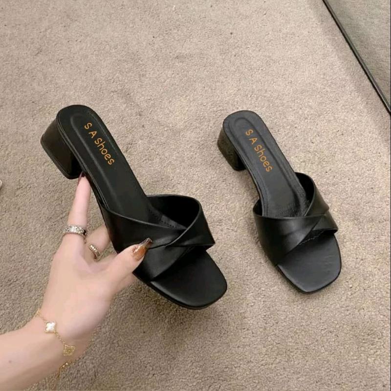 SANDAL WANITA HAK TAHU 3CM TERBARU MODEL ELEGAN REKOMENDASI UNTUK WANITA TREN DAN KEKINIAN Hitam 9