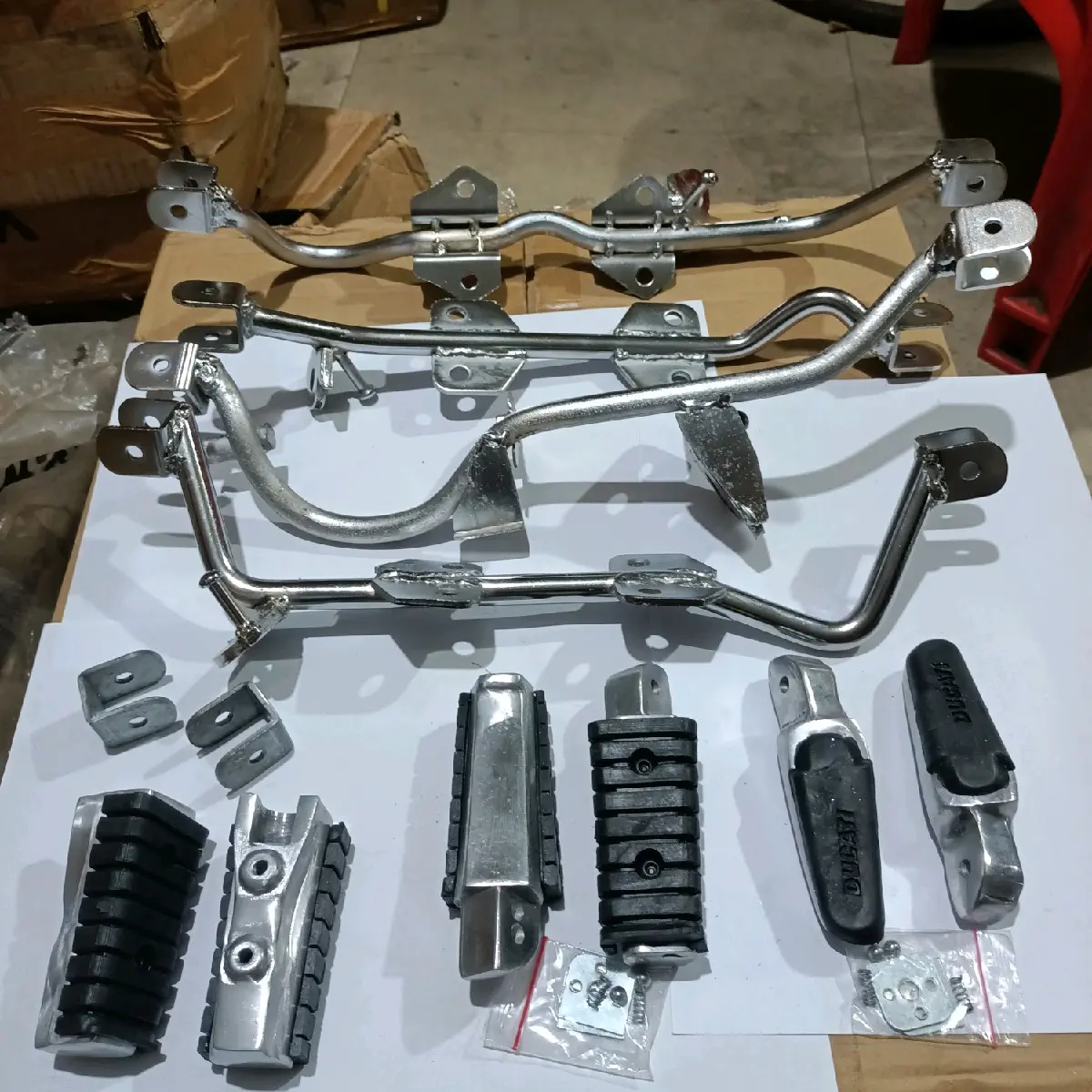 FOOTSTEP DEPAN YAMAHA FIZR SET KARET DUCATI / KARET POOTSTEP VIRAGO DEPAN BELAKANG/BESI BARSTEP DEPAN Motorcycle
