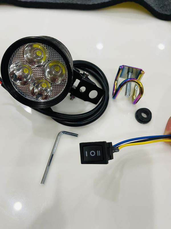 Đèn xe  trợ sáng L4 , Công Tắc + Móc đồ Xi Nhan Phụ Tùng đèn trợ sáng sirius