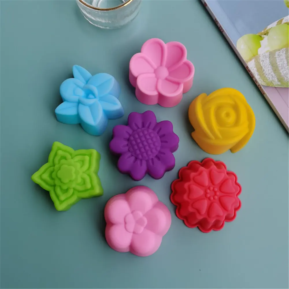 Non-toxic Silicone mold Intricate Easy to use Flexible Heart rose flower cupcake soap mold Dishwasher safe Silicone cake mold for Baking enthusiasts Tin