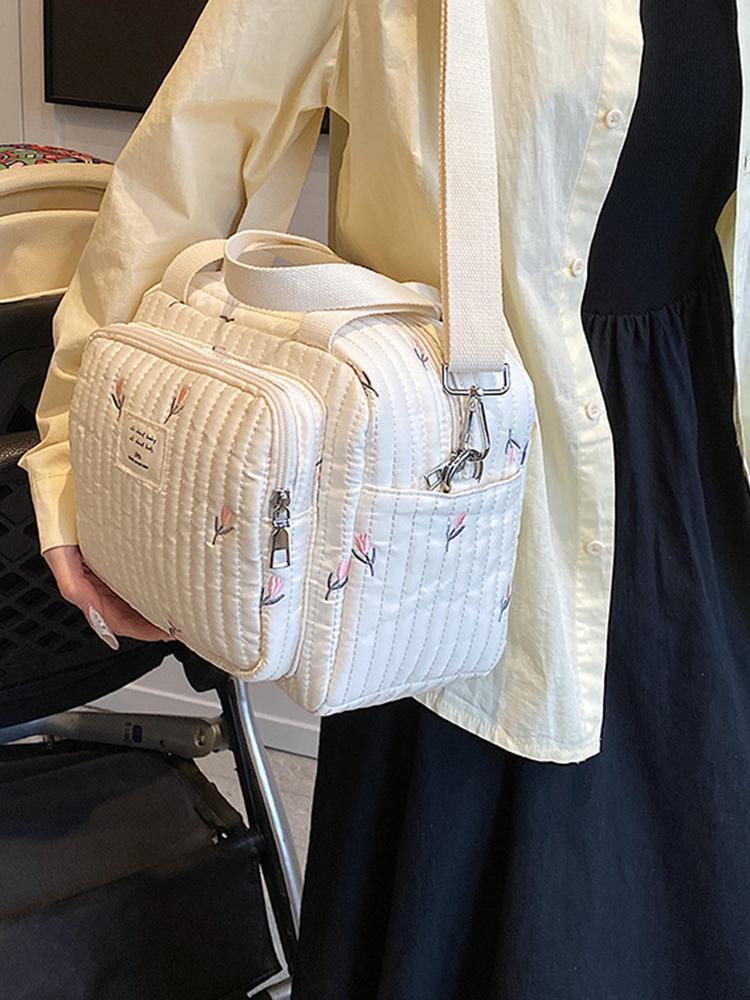 Product Introduction of Cute Bear Flower Embroidery Pattern Baby Beige Cotton Fabric Zipper Diaper Handbag New Luggage Bag 19