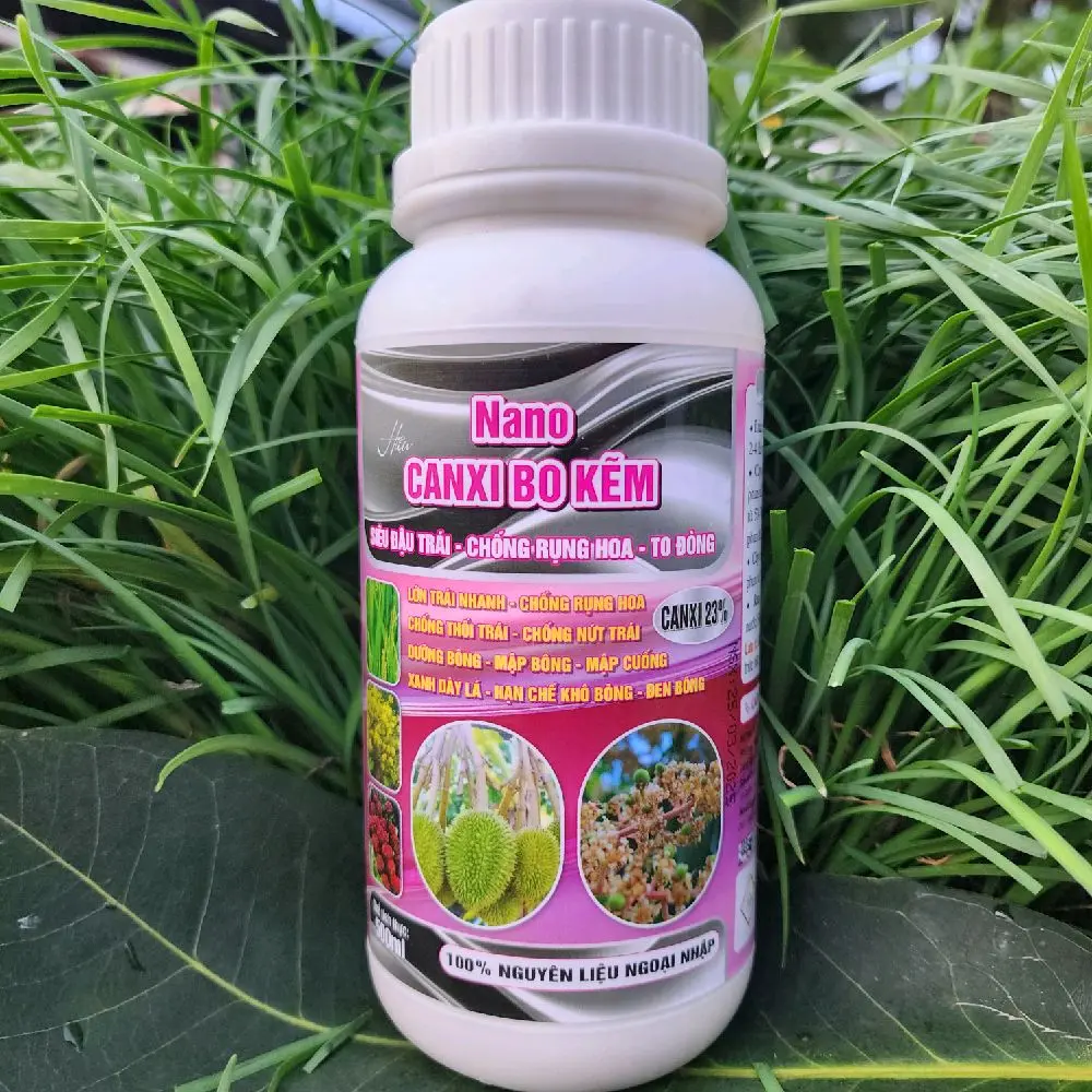 Chai Nano Canxi Bo Kẽm pha 500 lít nước giúp lá xanh dầy, đọt mập, chống rụng bông, chống rụng trái, tăng đậu trái, chống thối trái, chống nứt trái bomaster