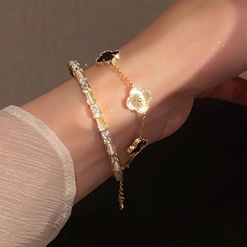 Product Introduction of Vòng Tay Zircon Dát Siêu Nhỏ Cỏ Ba Lá, Thiết Kế Sang Trọng Giá Cả Phải Chăng, Vòng Tay Năm Hoa Fritillary, Tinh Tế Và Cao Cấp, Dễ Phối Đồ, Thích Hợp Cho Nữ, Không Màu 21