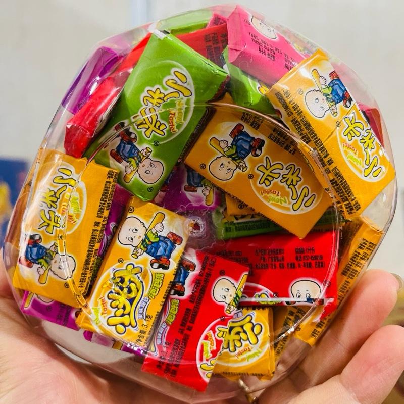 Hộp 185c kẹo cao su thơm ngon vị trái cây kèm dán siêu hay, kẹo cao su kèm miếng xăm dán 4