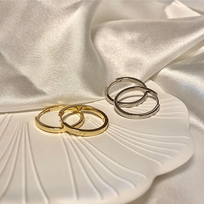French Circle Earrings, New Popular Stud Earrings, Niche Design, Plain Ring Earrings, Ear Buckles, Women's High-end Earrings.