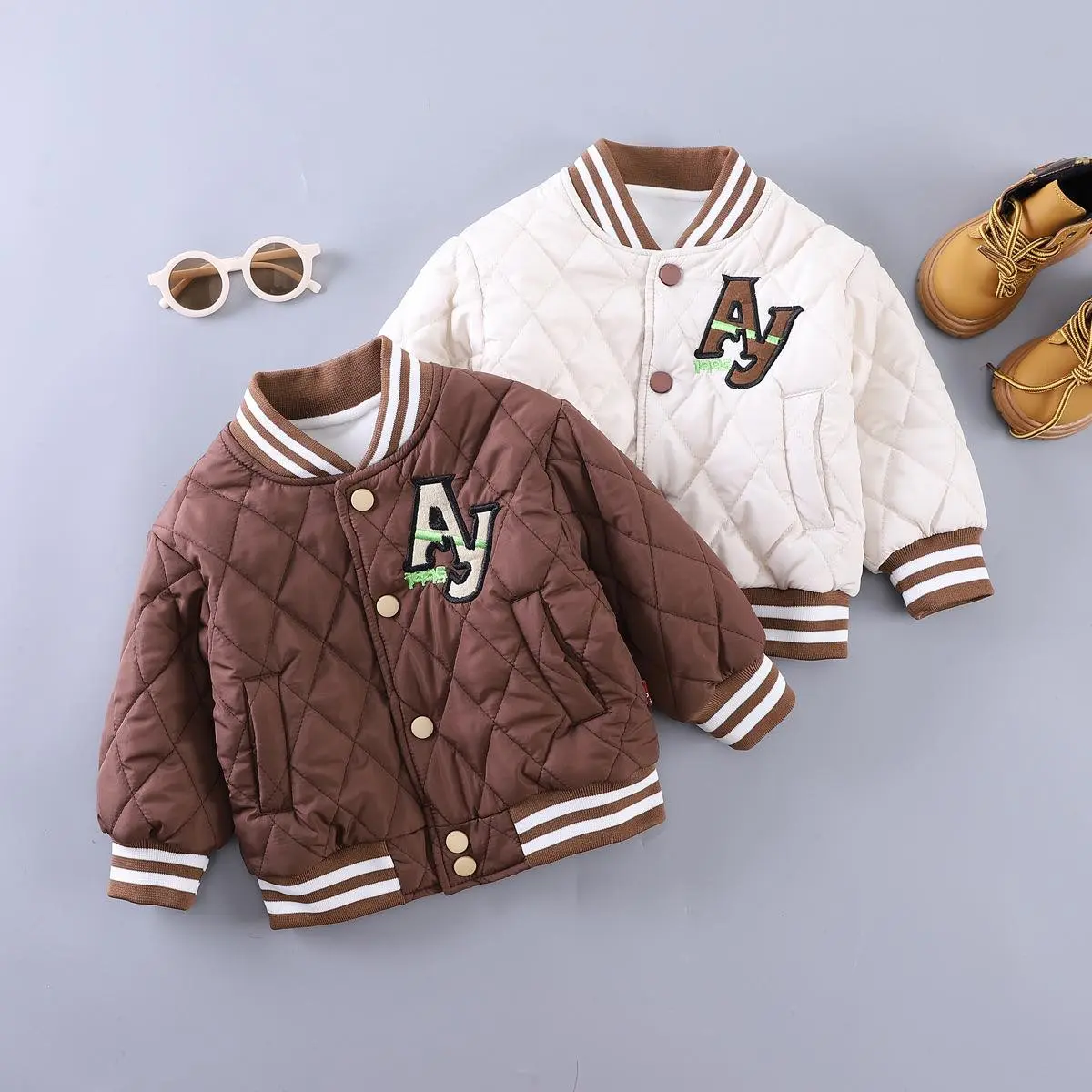 ÁO KHOÁC BAMBER CHỮ AY NHÍ SIZE S-2XL