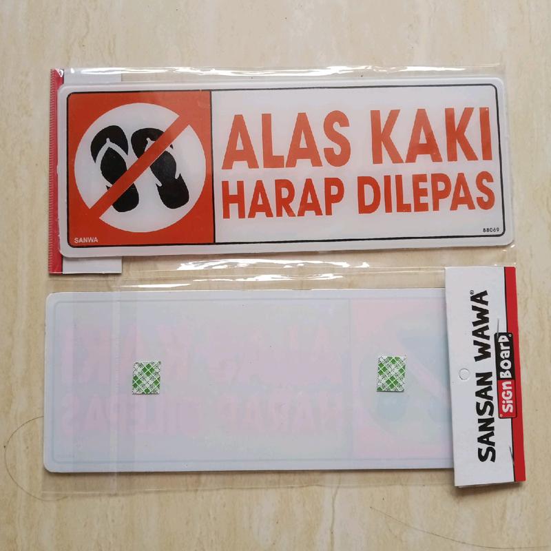 AKRILIK SIGN BOARD ALAS KAKI HARAP DI LEPAS 0