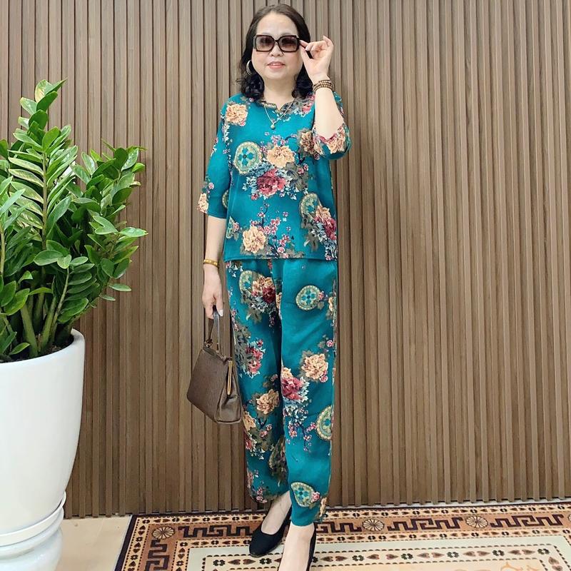 Đồ bộ trung niên mặc nhà tay lỡ+ quần dài cổ V vải lụa hàn châu (Xưởng trung niên 68) cho các bác các bà từ 45-75kg ,45 đến 80 tuổi - Nữ, Women Áo Quần Ngủ Nhung Kem Voi lưng mặc nhà nous đồ mẹ bộngủ