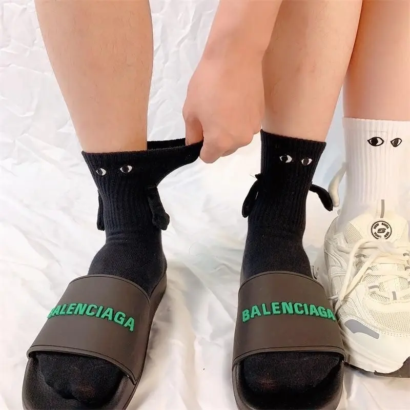 KAOS KAKI COUPLE TANGAN GANDENGAN/ KAOS KAKI COUPLE LUCU/ KAOS KAKI PANJANG 3