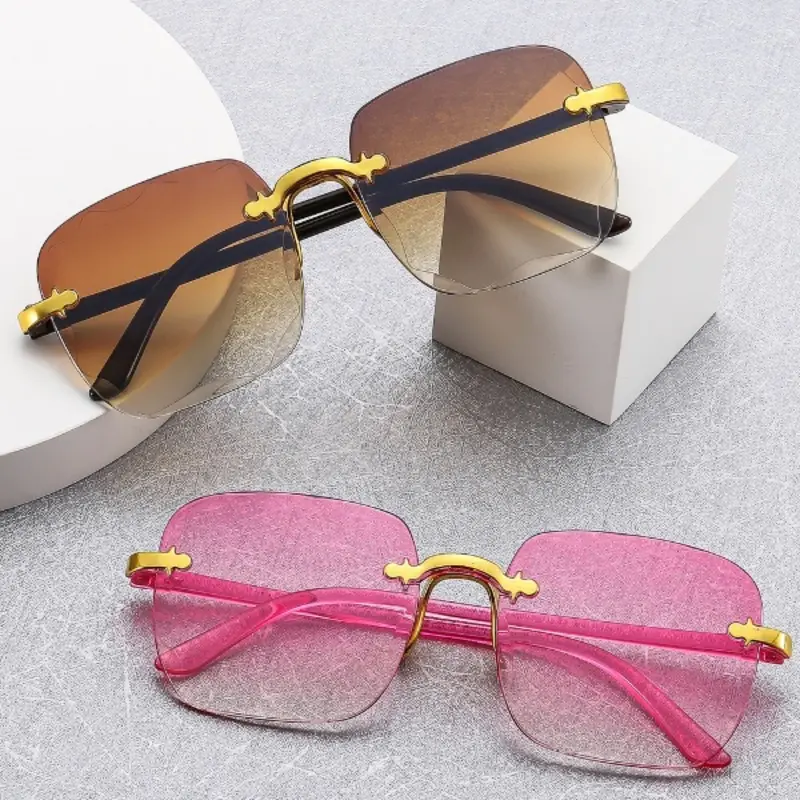 Kacamata Hitam Wanita Korea Tanpa Bingkai Oversized Frameless Sunglasses dengan Perlindungan UV400 Lensa Plastik Eyewear Perempuan 1