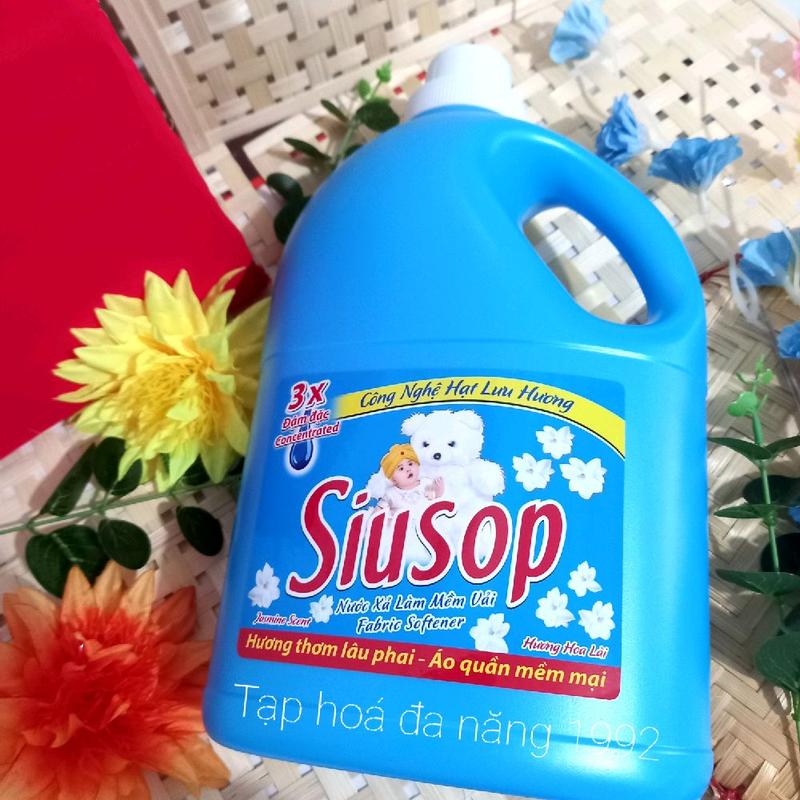  Một can nước xả vải mềm vải Siusop gấu hương hoa lài can 3,5kg thơm lâu chính hãng. 