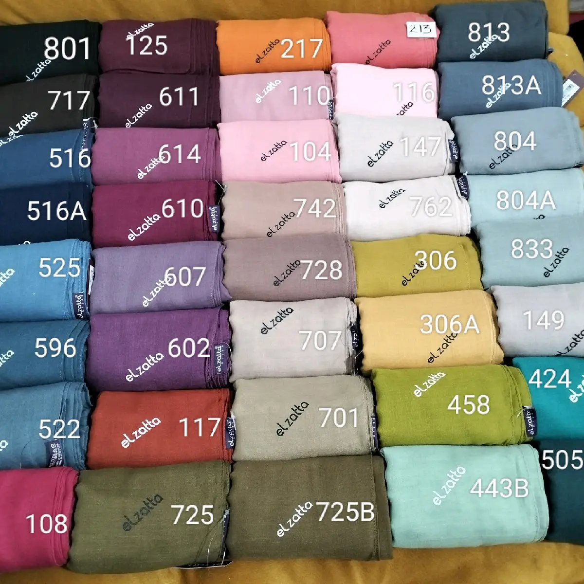 Elzatta Keisha Shamora Bahan Voal Polycooton Segi Empat Jilbab Muslim Kerudung Polycotton Lembut Maroon Square