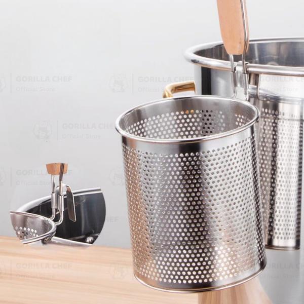 Vợt trụng hủ tiếu mì, phở inox Gorilla Chef có quai treo trên thành nồi và tay cầm gỗ cách nhiệt 4