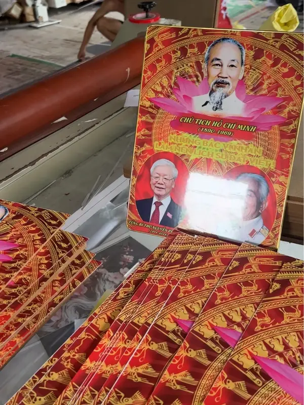 Tranh các bậc vĩ nhân Đất Việt. tranh Bác Hồ, Bác Giáp, Tranh Bác Phú Trọng Treo Tường Đồng 2