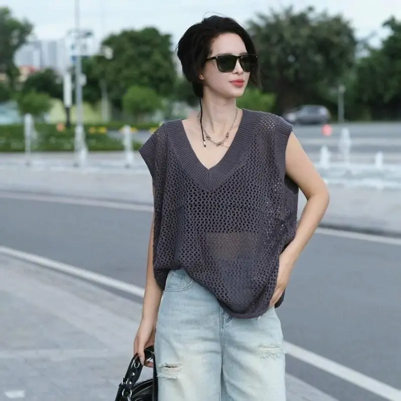 Áo lưới cổ tim form rộng 2 màu Hạnh Nguyễn Mikixi 2