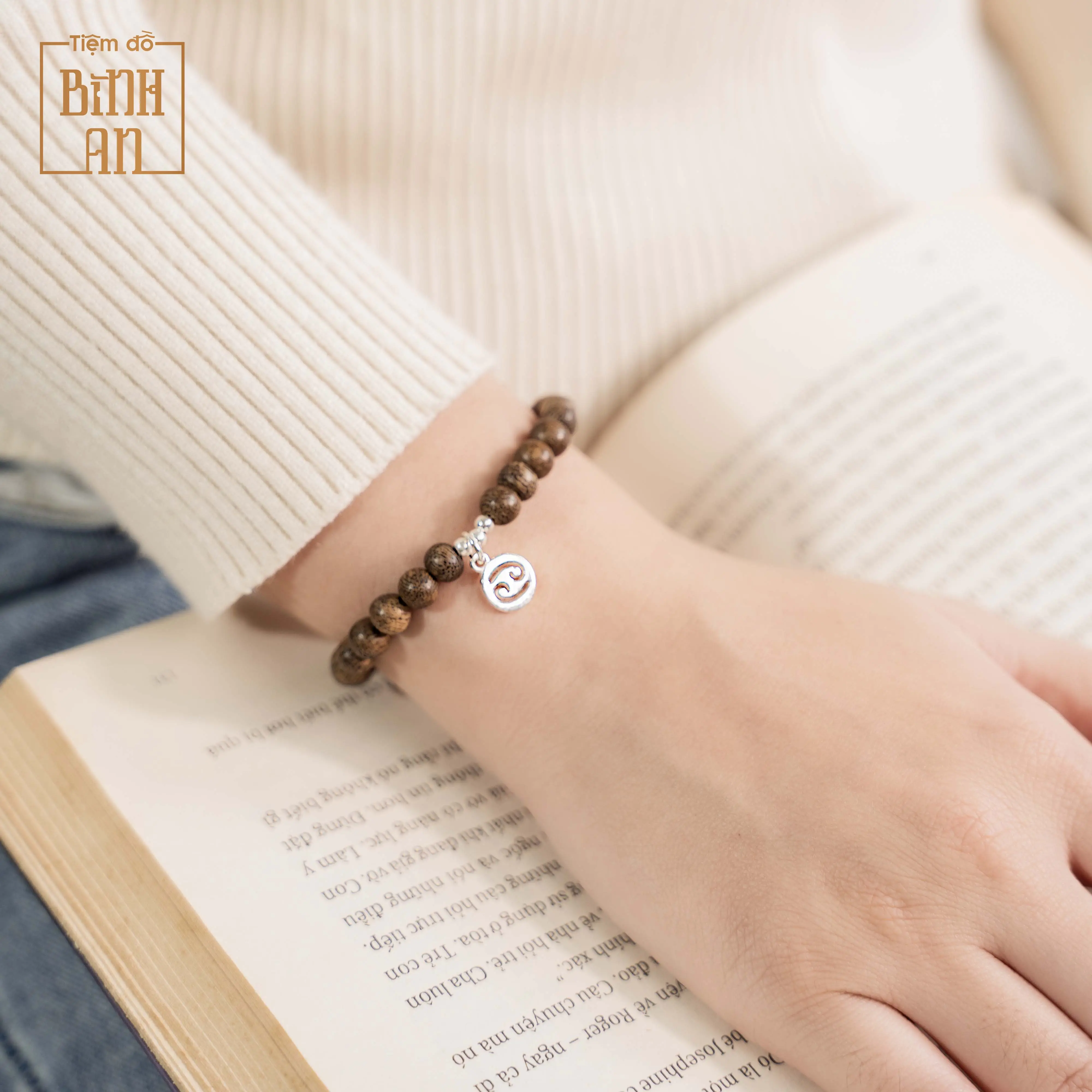 Vòng tay trầm hương mix charm bạc theo cung hoàng đạo - Vòng tay nữ - Tiệm Đồ Bình An