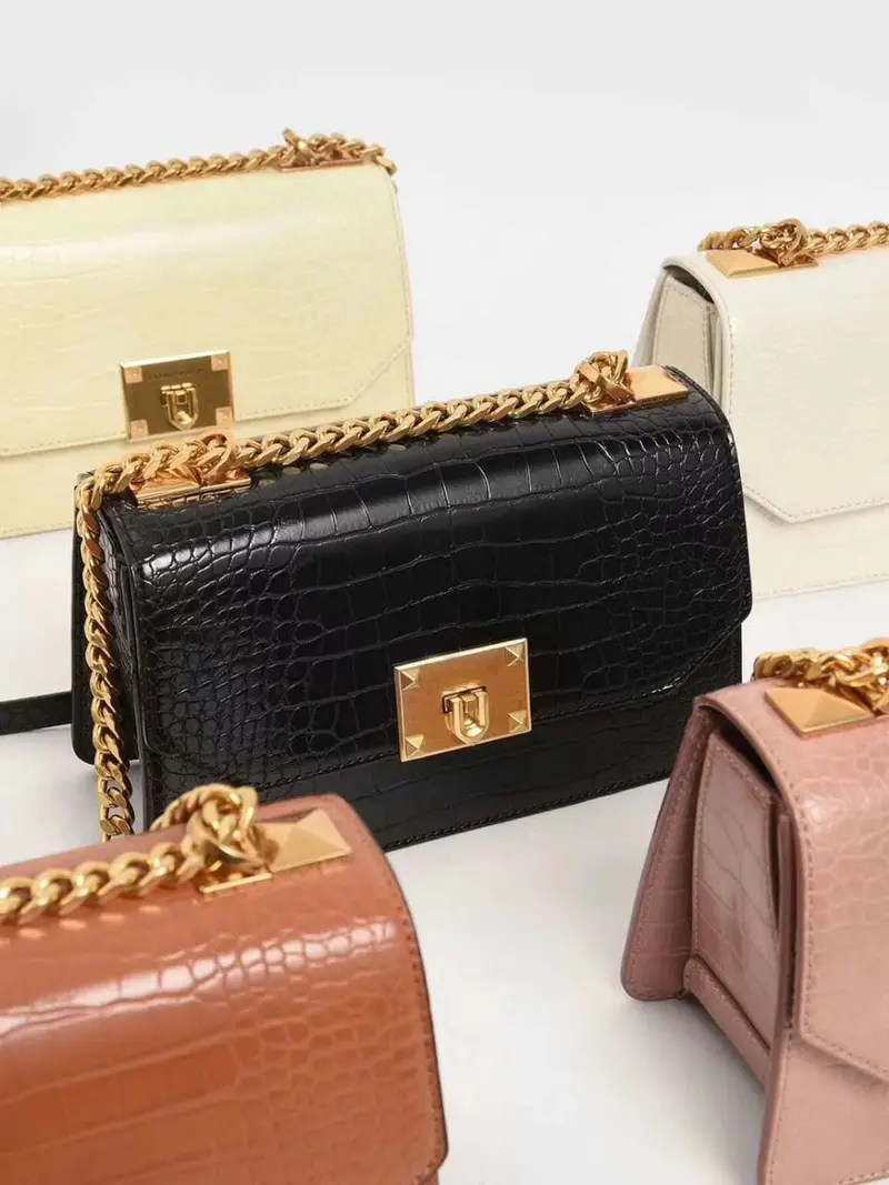 TAS CnK Panelled Chain Sling Bag TikTok Shop