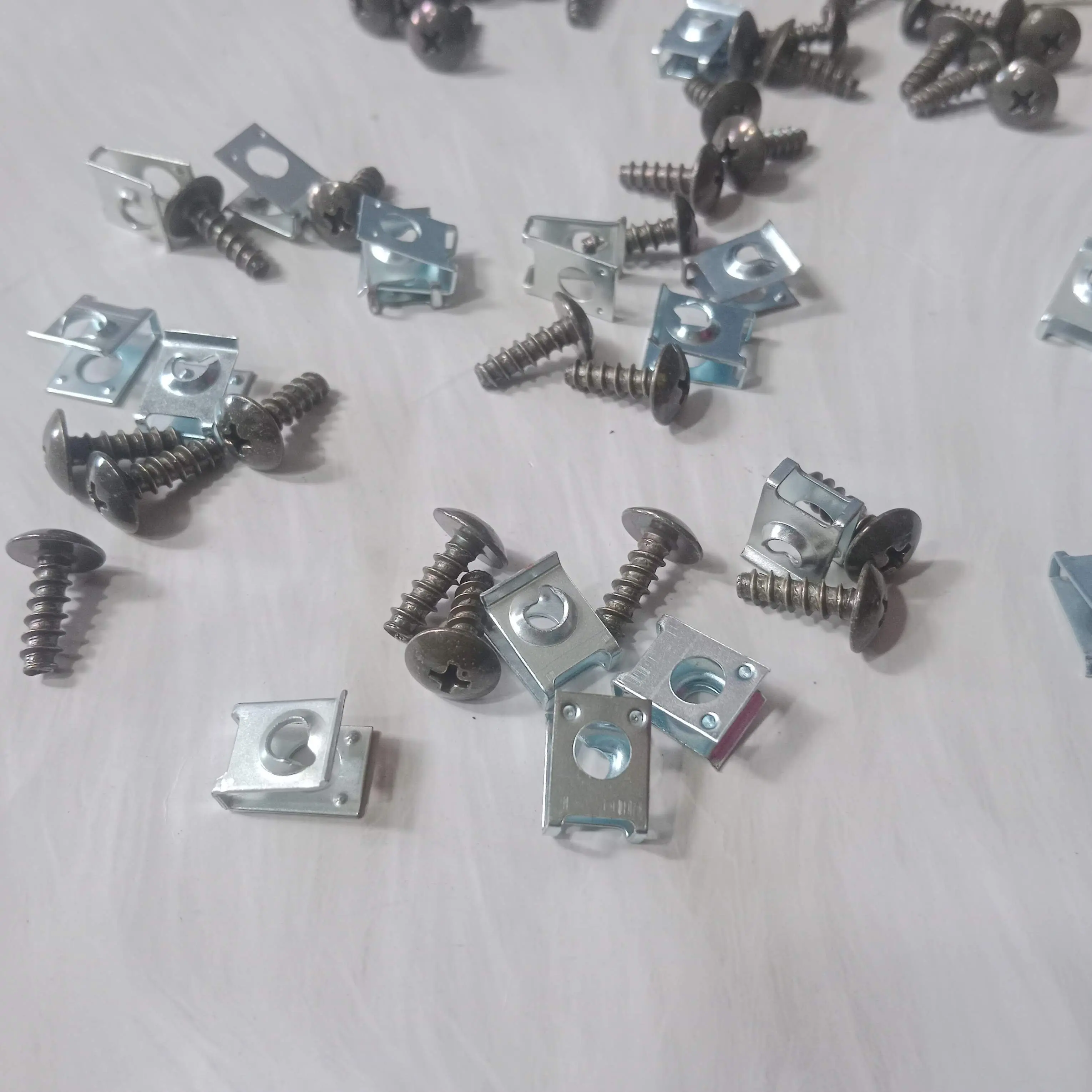set 10 ốc + 10 pass kẹp xe Sirius , Exciter , Nouvo , NVX , Nozza  ,Grande / ốc xoắn 5 li dài 15mm dùng cho xe YAMAHA Phụ Tùng
