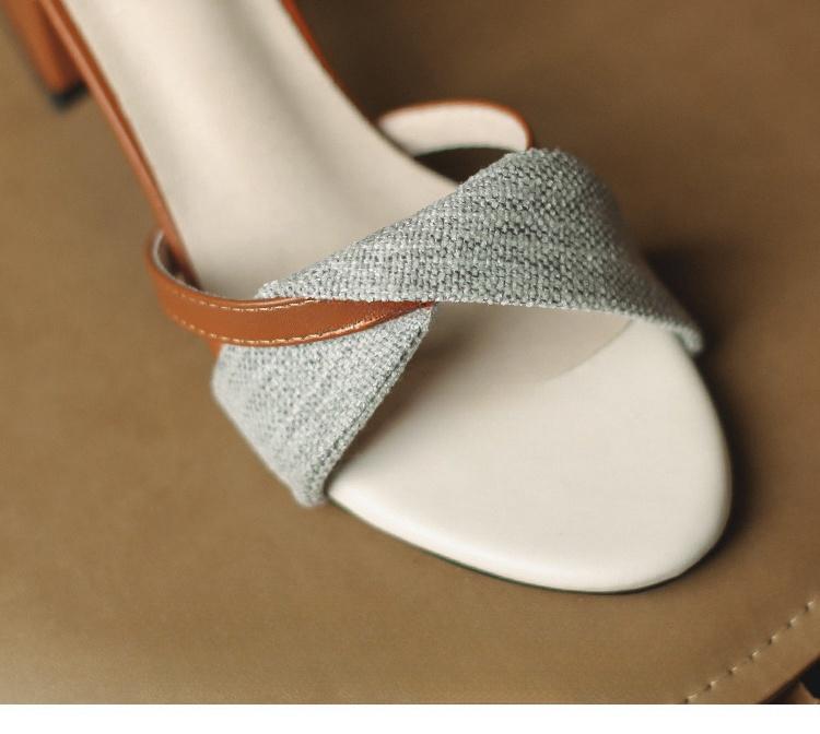 Product Introduction of Giày sandal gót dày phong cách cổ tích mùa hè 2025 phong cách mới thoải mái và đa năng nhẹ nhàng gót vừa cao gót La Mã khóa cao gót Nữ Nhung 20