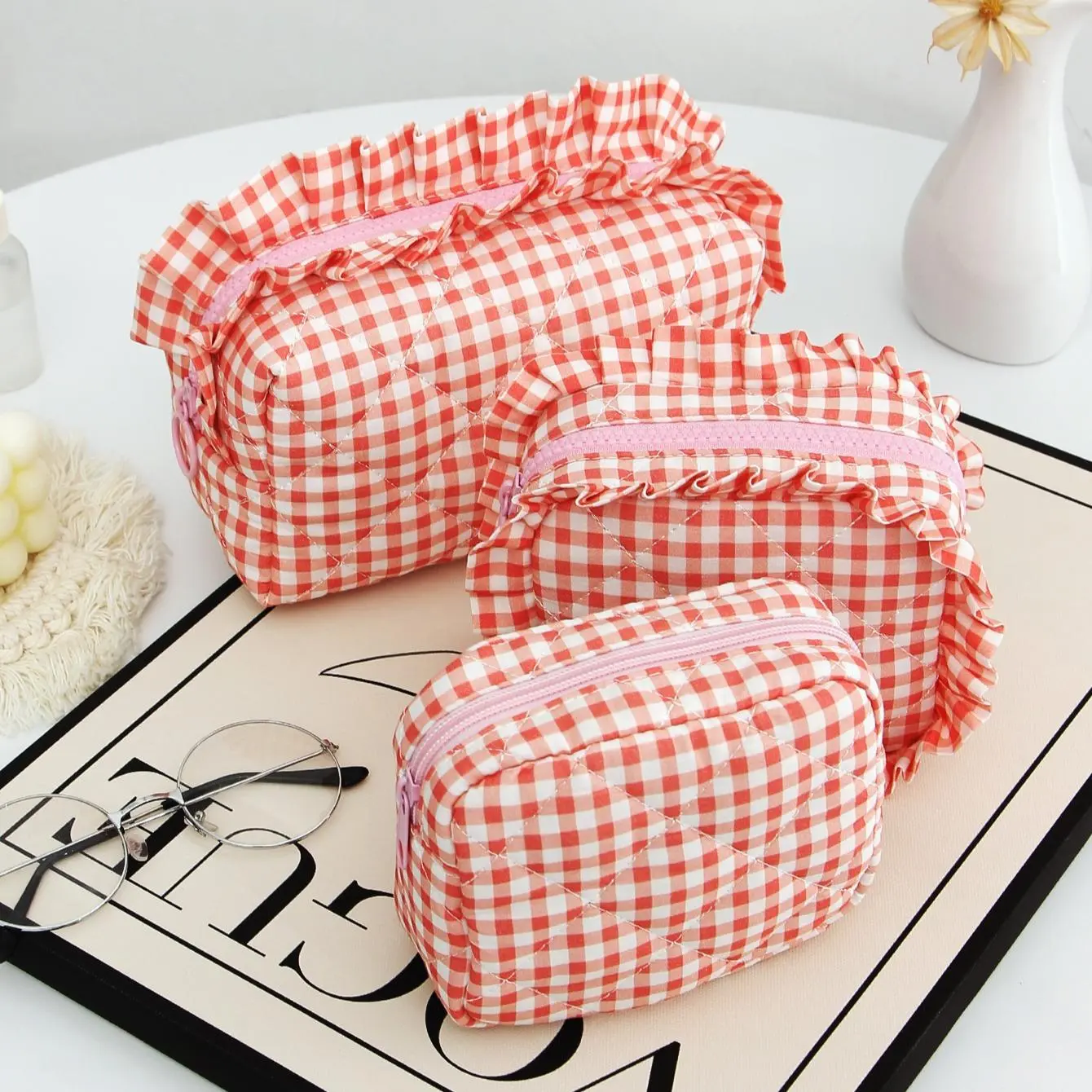 Portable Makeup Bag Set, 3 Counts/set Plaid Pattern Makeup Bag & Cosmetic Puff, Versatile Sanitary Napkin Storage Bag, Makeup Organizer Pouch