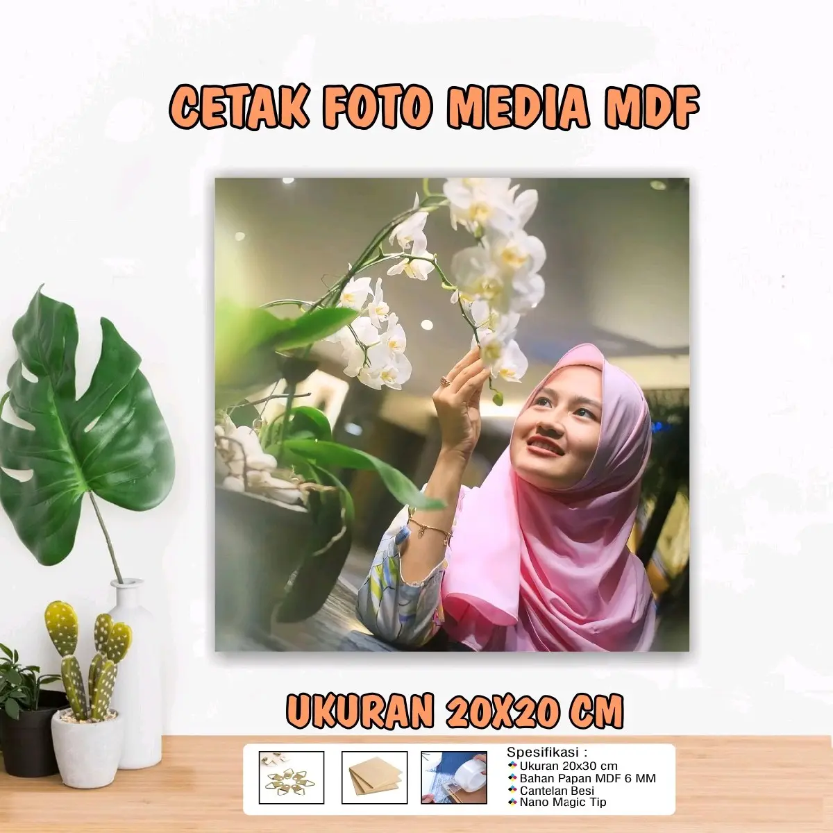cetak foto media papan kayu MDF6mm ukuran 20×20 Dipasang di Dinding Besi