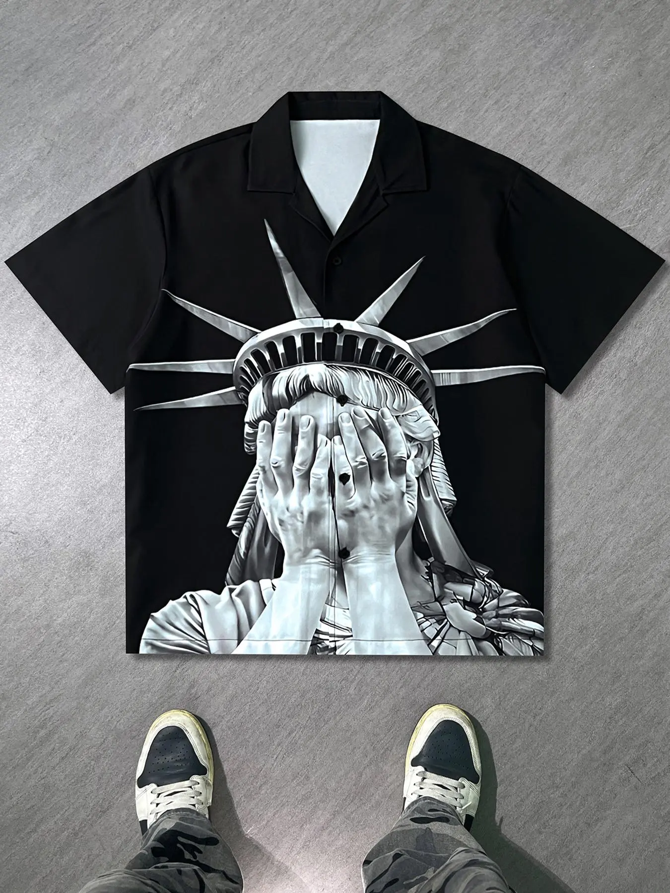 Men's Statue Of Liberty Print Short Sleeve Shirt, Regular Fit Casual Button Collar Top for Summer, Men's Clothes for Daily Wear, Polo Shirts Men