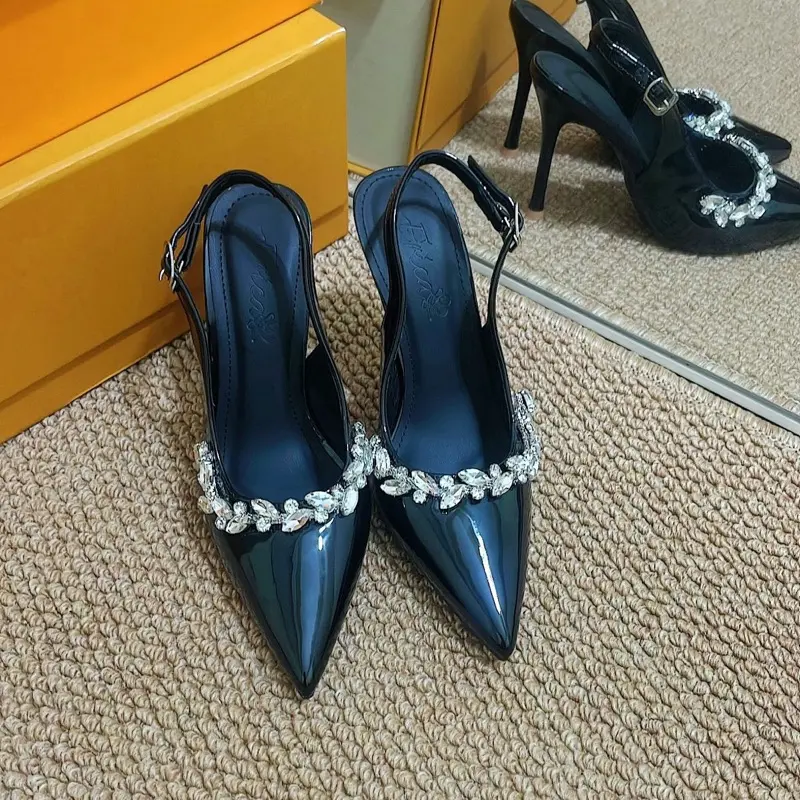 GIÀY MŨI NHỌN ĐÍNH ĐÁ HẠT XOÀN 7P,9P SANG CHẢNH LN2 DéP Shoes Nữ Nhung 7