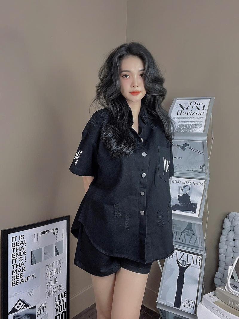 Product Introduction of Sét bộ kaki kèm quần Đùi lưng thun thời trang .Áo in hoạt hình thời trang nữ Ms 120 Kem Women Top Đen Trắng 4