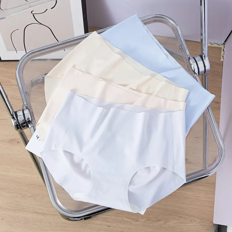 Japanese Girl Ice Silk Thin Women's Underwear Comfortable Mid-Waist plus Size Breathable Purified Cotton Crotch Seamless Hip Lifting Panty Womenswear Lady Innerwear Basic Minimalist