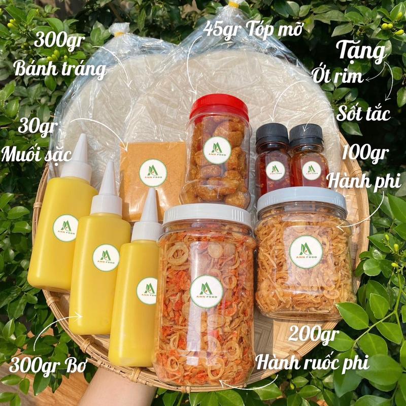 Combo Bánh Tráng phơi sương SUM VẦY 300g Bánh tráng 300g Hành ruốc phi 300g Bơ 45g Tóp mỡ 30g Muối sặc tặng 1 chai sốt tắc 1 chai ớt rim. Ann foodie