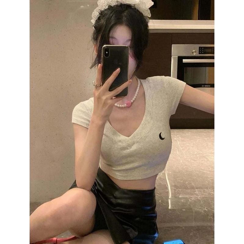 Áo Thun Croptop Mùa hè ngắn tay thêu chữ, cổ chữ V, hợp xu hướng, Phong Cách gợi cảm, Hàng Mới Về 2024 Nữ Women 3