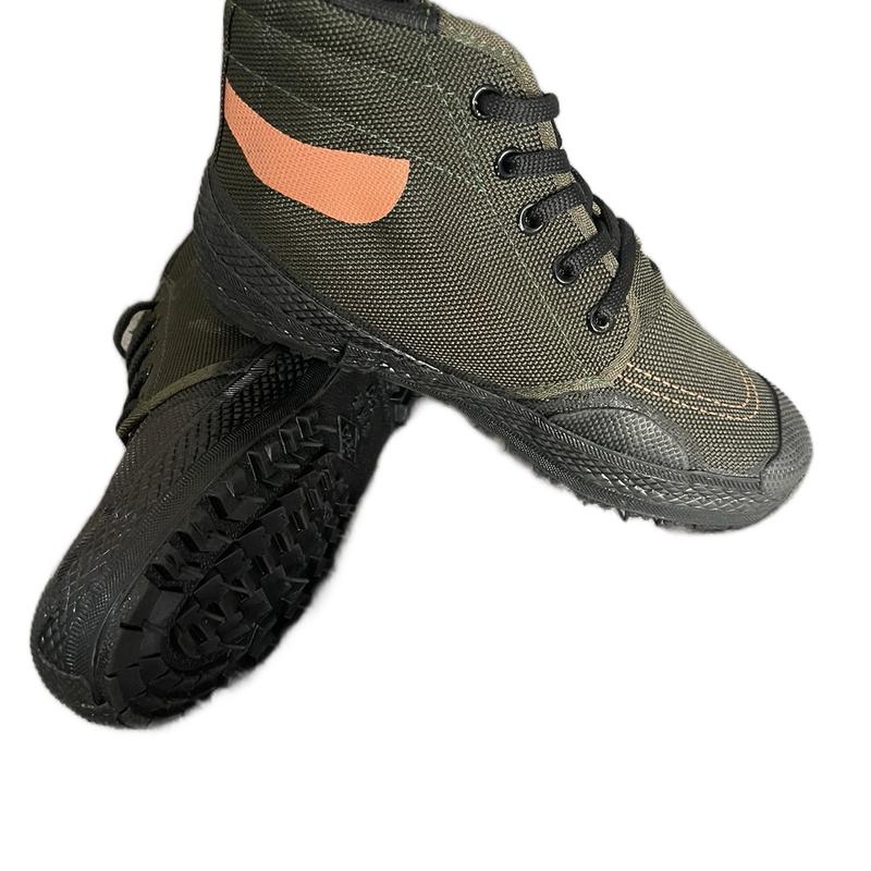  Giày lao động cổ cao  và cổ thấp màu xanh rêu   xanh cam  . Chất vải dù bò chắc chắn đế cao xu chống trơn trượt phù hợp với mọi địa hình  thời tiết . Hàng chuẩn size Cao Su Sneaker Shoes Nam 