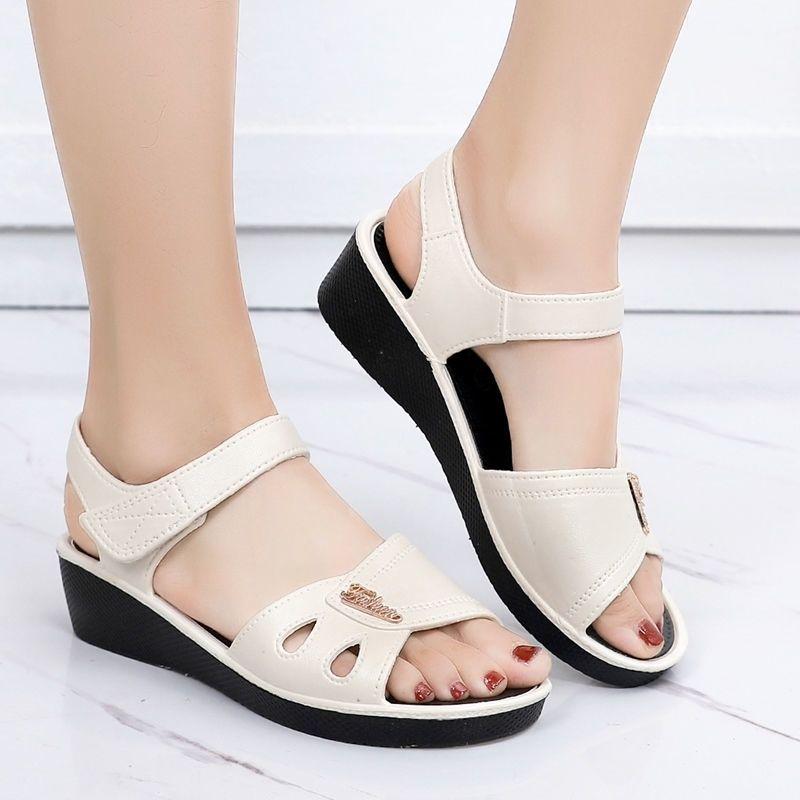 Product Introduction of Sandal Wanita, Ketibaan Baru Musim Panas, Platform Tumit Pertengahan, Tidak Licin, Sesuai untuk Wanita Pertengahan Umur dan Warga Emas, Kasut Ibu, Saiz Besar Tersedia 5