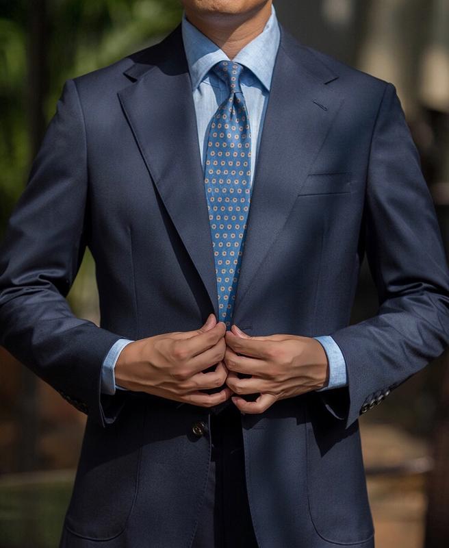 Bộ Suit Nam Cao Cấp, Vest Hai Mảnh Ve Chữ V, Thiết Kế Chuẩn Sartorial Menswear, Chất Liệu Cao Cấp, Form Dáng Châu Âu, Đệm Ngực, Độn Vai, 6 Màu Sắc Đa Dạng, Phong Cách Đỉnh Cao, Chất Lượng Tốt Nhất