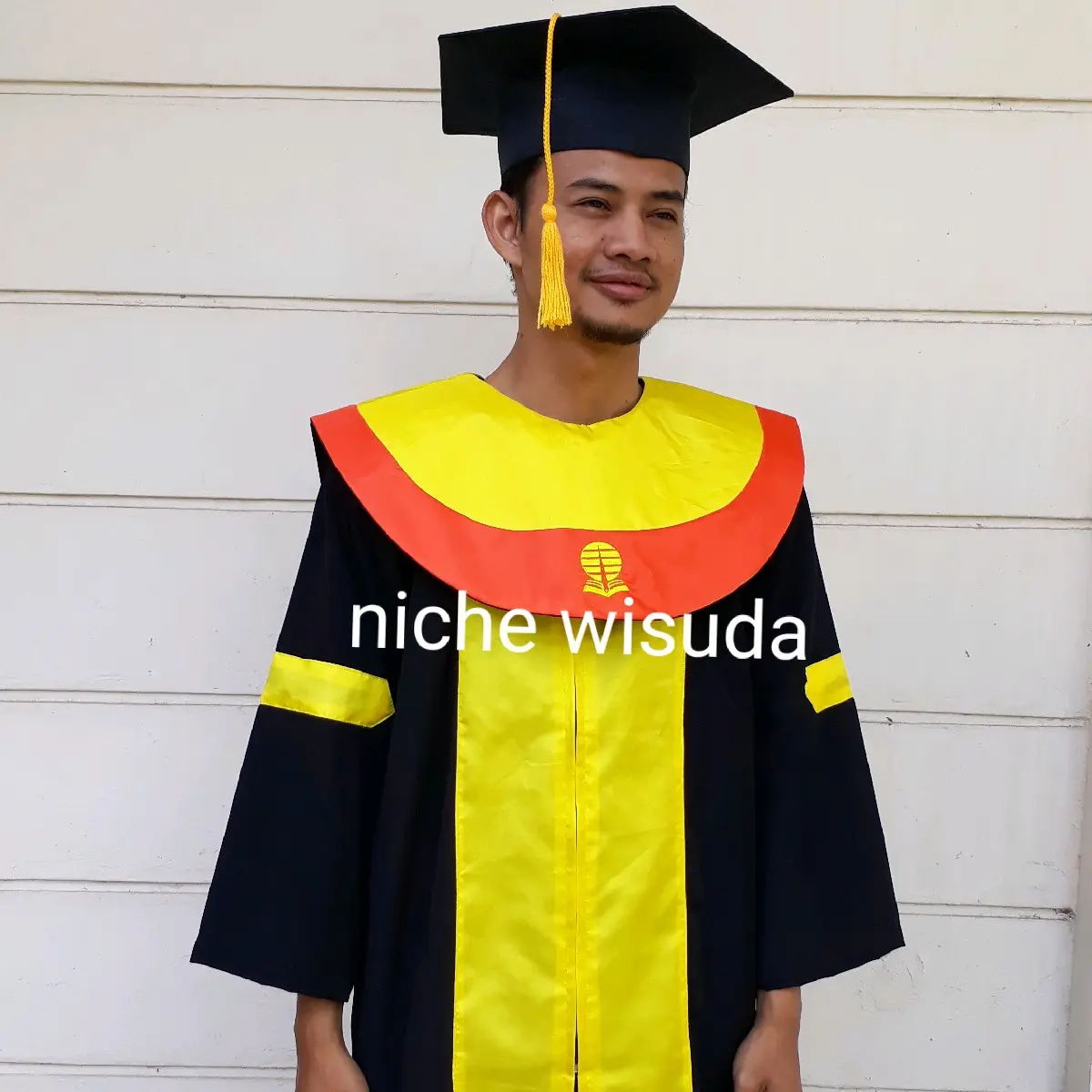 Toga Wisuda Hukum UT
