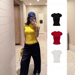 เสื้อสตรี ทรงสลิมฟิต สไตล์อเมริกัน แบรนด์อินเทรนด์ ดีไซน์ไม่ซ้ำใคร สีพื้น แขนสั้น แฟชั่น คอกลม เหมาะสำหรับฤดูร้อน ใหม่ในปี 2025