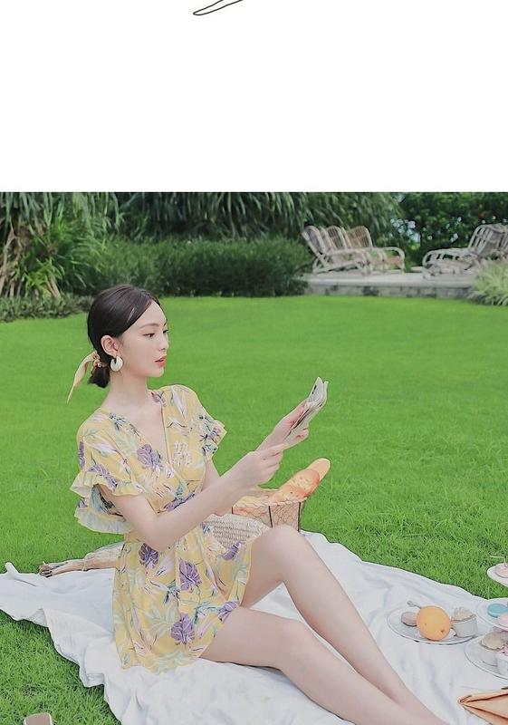 Product Introduction of 2024 New Swimsuit Women's Korean Ins Style Anti-Exposure Covering Belly Thin Dress Princess Style Vacation Swimsuit 13